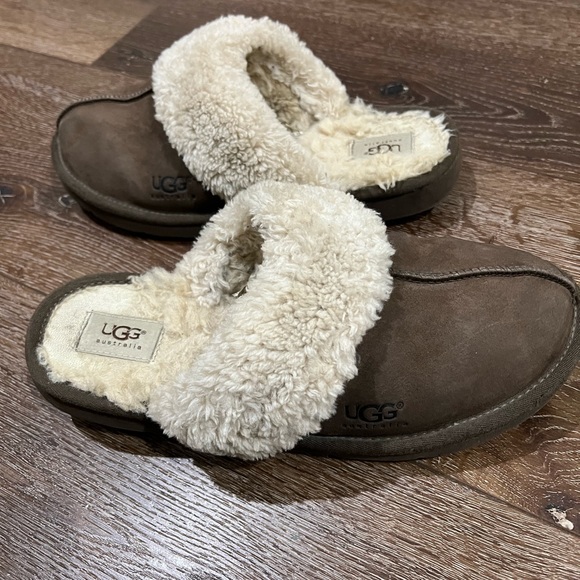 Ugg mules slipper size 11 - Picture 9 of 10